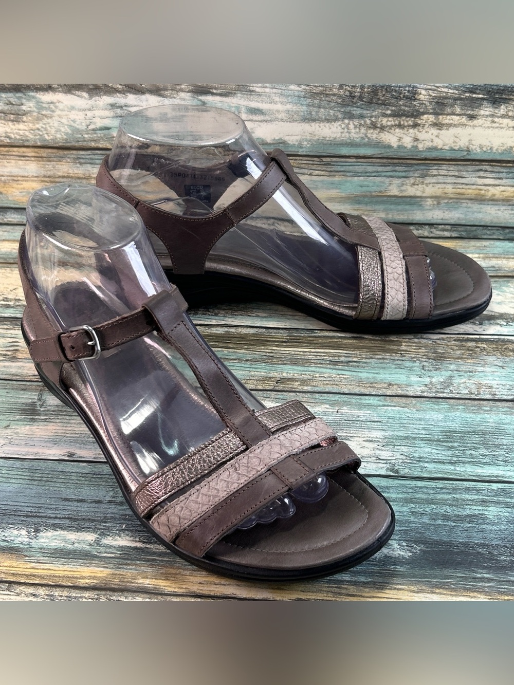 ECCO Sensata Sandals Size 8-8.5 T-Strap Open Toe Casual Dress Wedge Gray Leather